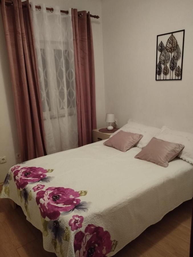 Apartmani Bilic Dugi Rat Exterior foto