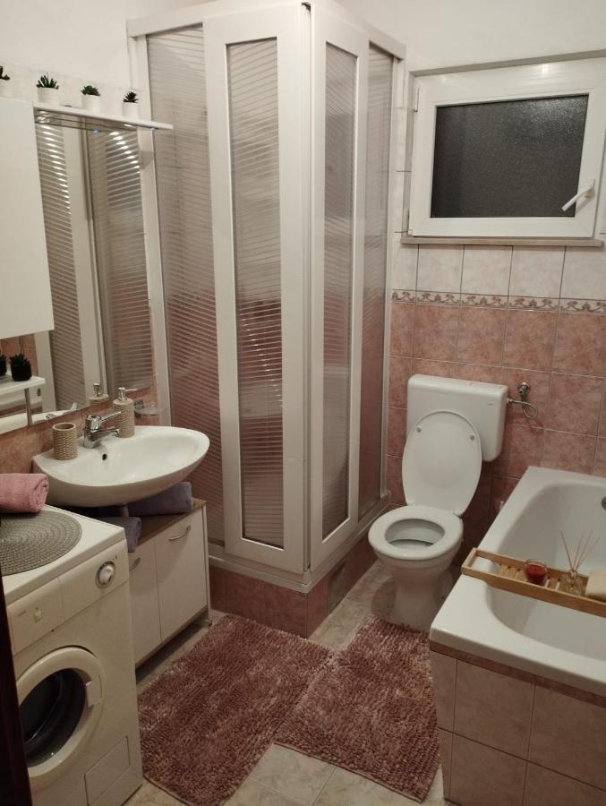Apartmani Bilic Dugi Rat Exterior foto