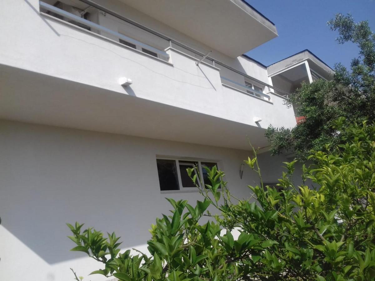 Apartmani Bilic Dugi Rat Exterior foto